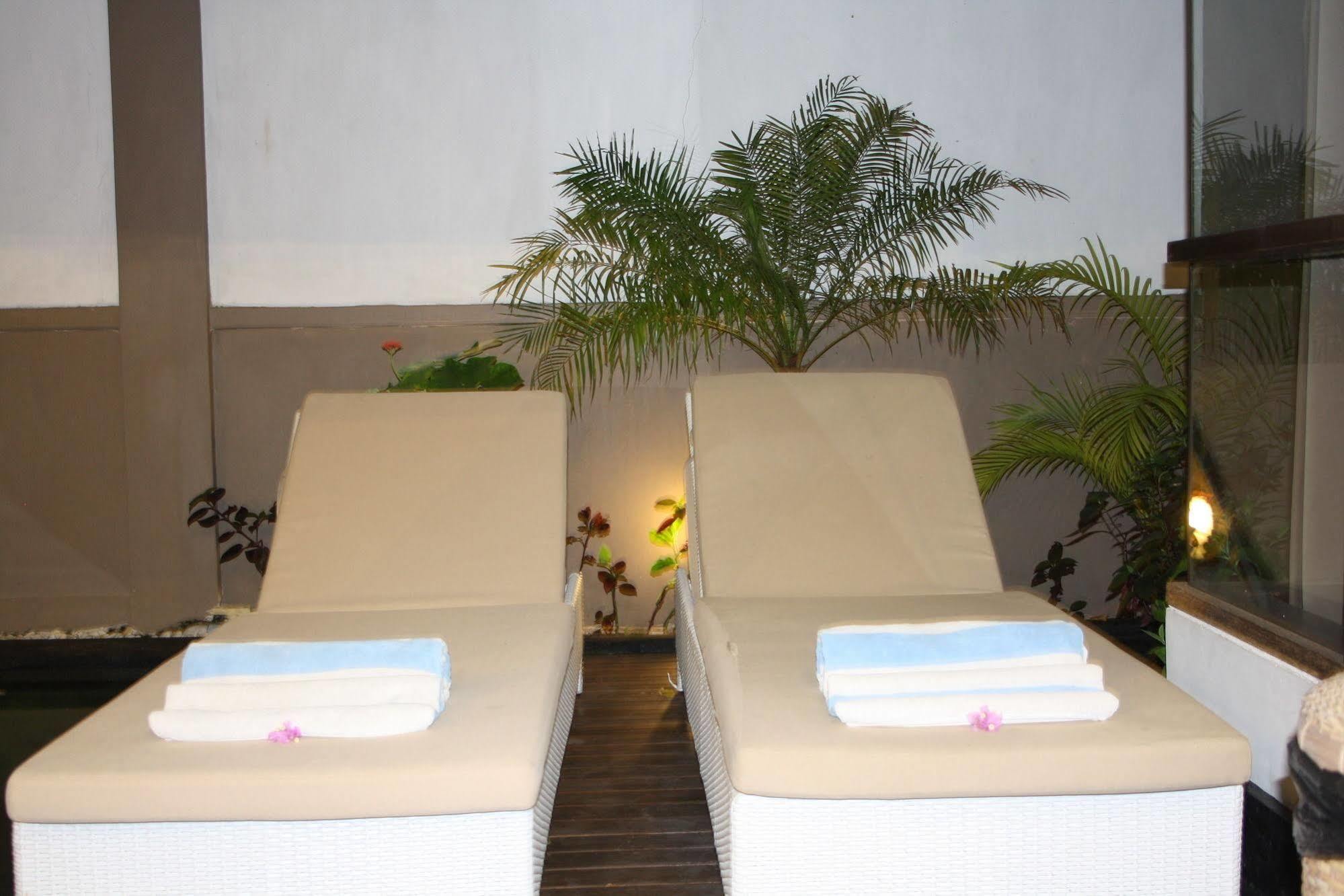 Gili Pearl Three Bedroom Villa Gili Trawangan Extérieur photo