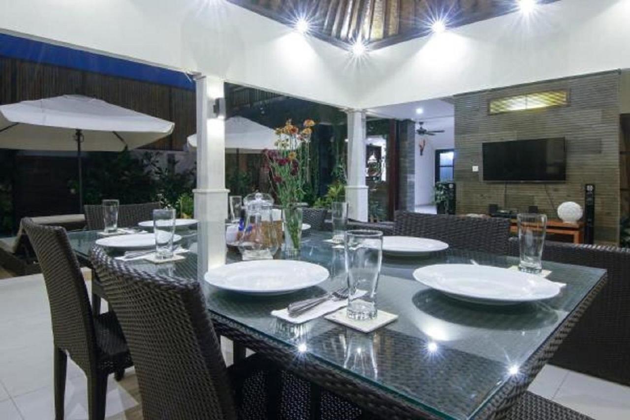 Gili Pearl Three Bedroom Villa Gili Trawangan Extérieur photo